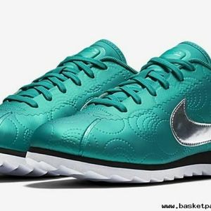 Nike Cortez mystic green
